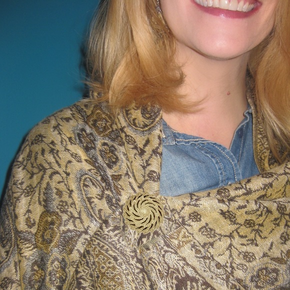 SARAH COVENTRY • Gold Vintage Flower Scarf Pin Blazer Brooch Ornament Accessory - Picture 5 of 8